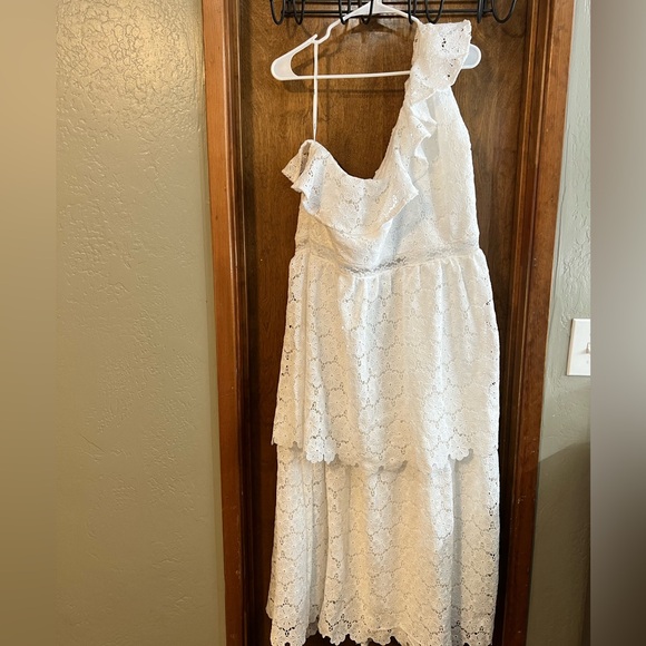 Arula size B white one shoulder tiered dress. New with tags. - Picture 2 of 7